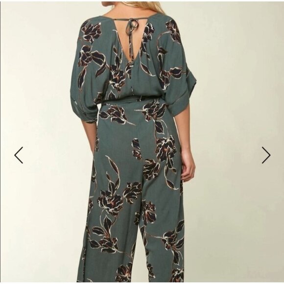 O’Neill Kendal Floral Jumpsuit Women’s XS VNeck Tie Waist Resortwear White Lotus - Picture 2 of 9